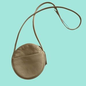 BAGGU soft leather mini circle purse. Cream.